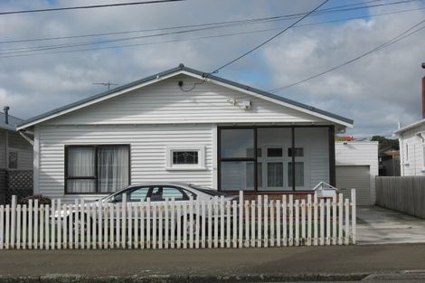 Photo of property in 17 Ross Street, Kilbirnie, Wellington, 6022