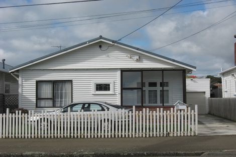 Photo of property in 17 Ross Street, Kilbirnie, Wellington, 6022