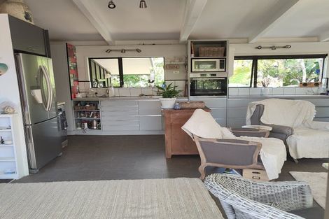 Photo of property in 15 Puriri Place, Tuateawa, Coromandel, 3583