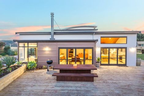 Photo of property in 3 Coroglen Rise, Pukerua Bay, 5026