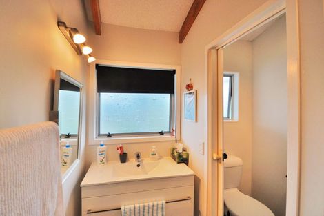 Photo of property in 9 Barrier View Road, Leigh, 0985