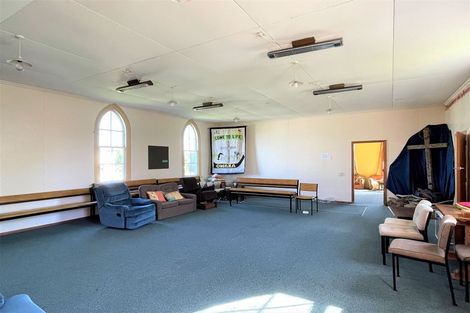 Photo of property in 35 Main Road, Owaka, 9535