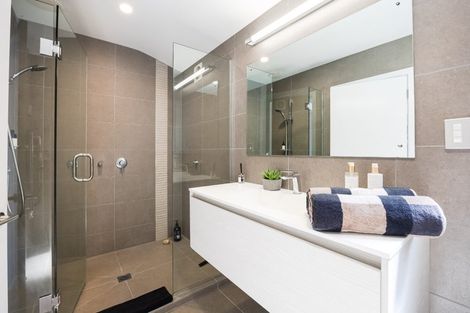 Photo of property in 5a Clifton Road, Browns Bay, Auckland, 0630