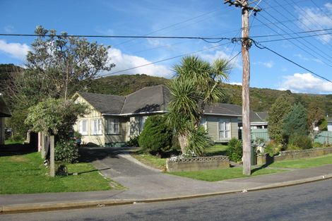 Photo of property in 70 Bull Avenue, Wainuiomata, Lower Hutt, 5014