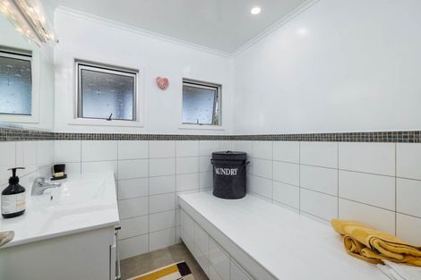 Photo of property in 22 Riverview Road, Kerikeri, 0230