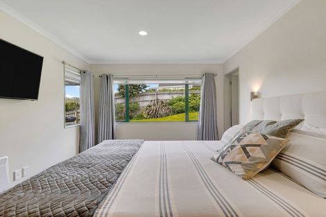 Photo of property in 71 Te Puia Drive, Aotea, Porirua, 5024