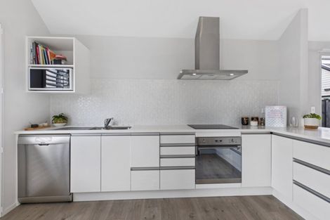 Photo of property in 9 Parachute Crescent, Papakura, 2110