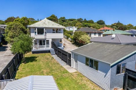 Photo of property in 42 Taylor Terrace, Tawa, Wellington, 5028