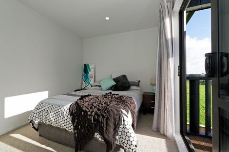 Photo of property in 51 Carder Court, Hobsonville, Auckland, 0618