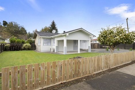 Photo of property in 30 Ongo Road, Hunterville, 4730