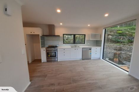 Photo of property in 31 Percy Dyett Drive, Karori, Wellington, 6012