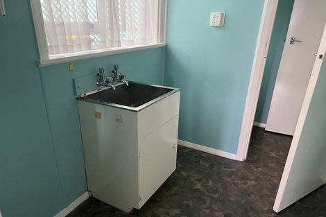 Photo of property in 28 Kings Drive, Levin, 5510