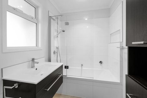 Photo of property in 260 Mangorei Road, Merrilands, New Plymouth, 4312