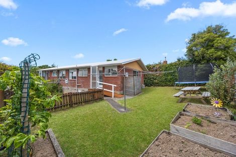 Photo of property in 2/4 Illana Place, Ranui, Auckland, 0612