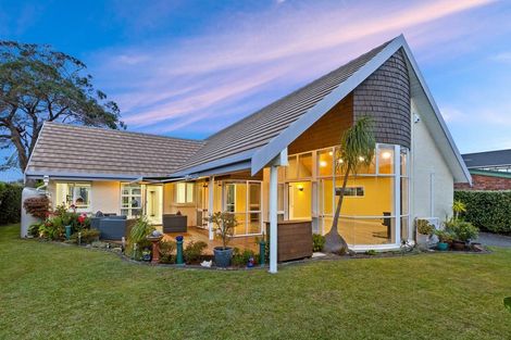 Photo of property in 5 Maygrove Drive, Orewa, 0931