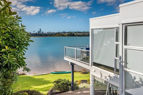 Photo of property in 2/35 Beresford Street, Bayswater, Auckland, 0622