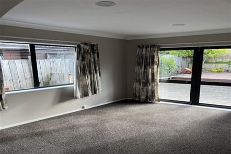 Photo of property in 2/25 Nicholas Road, Somerville, Auckland, 2014