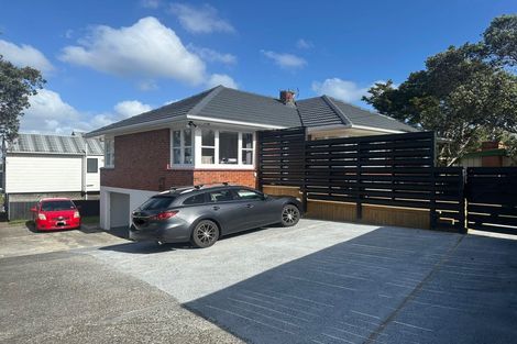Photo of property in 104 Lincoln Park Avenue, Massey, Auckland, 0614
