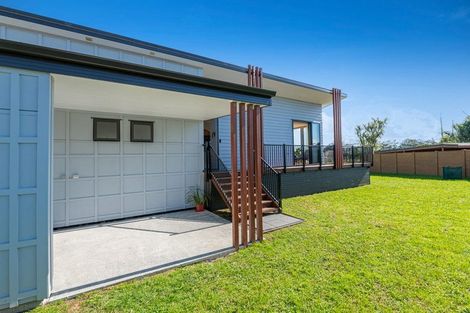 Photo of property in 30 Aitkenhead Court, Parakai, 0830