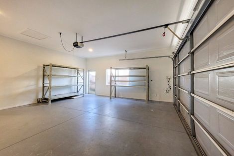 Photo of property in 15 Kouras Place, Flat Bush, Auckland, 2016