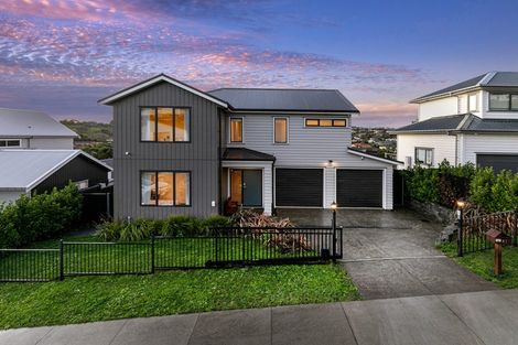 Photo of property in 41 Maka Terrace, Orewa, 0931