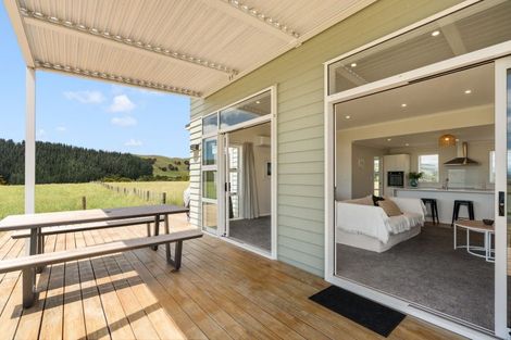 Photo of property in 117e Ruakokoputuna Road, Ruakokoputuna, Martinborough, 5781