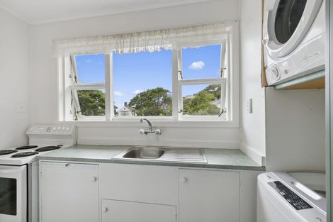 Photo of property in 8 Naughton Terrace, Kilbirnie, Wellington, 6022