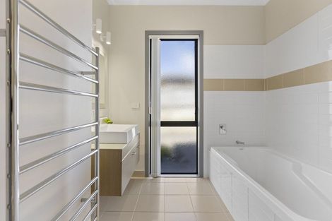 Photo of property in 48 Karamea Street, Whalers Gate, New Plymouth, 4310