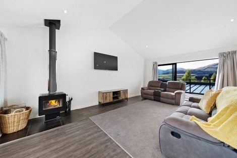 Photo of property in 10 Falconer Rise, Jacks Point, Queenstown, 9371