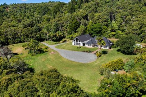 Photo of property in 105 Grassmere Road, Henderson Valley, Auckland, 0612