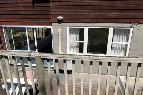 Photo of property in 40 Chatsworth Crescent, Pakuranga Heights, Auckland, 2010