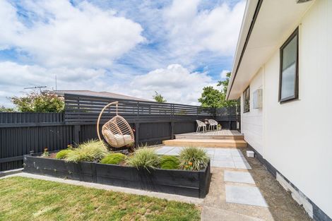 Photo of property in 27 Hillcrest Drive, Kelvin Grove, Palmerston North, 4414