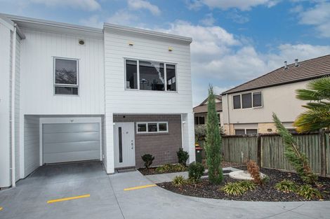 Photo of property in 17/19 Ruakiwi Road, Hamilton Lake, Hamilton, 3204
