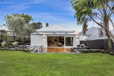 Photo of property in 1 Ara Street, Remuera, Auckland, 1050