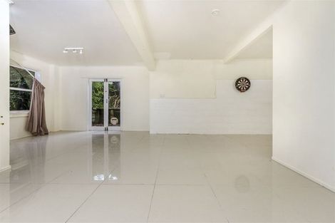 Photo of property in 70 Chivalry Road, Glenfield, Auckland, 0629