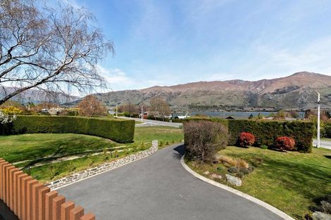 Photo of property in 75 Beacon Point Road, Wanaka, 9305
