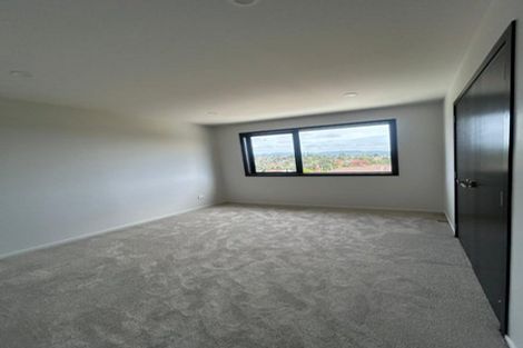 Photo of property in 43 Savoy Road, Glen Eden, Auckland, 0602