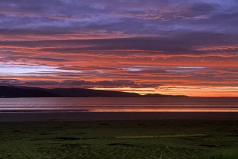 Photo of property in 118 Lyall Parade, Lyall Bay, Wellington, 6022