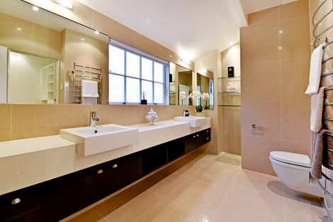 Photo of property in 52 Hinemoa Street, Birkenhead, Auckland, 0626