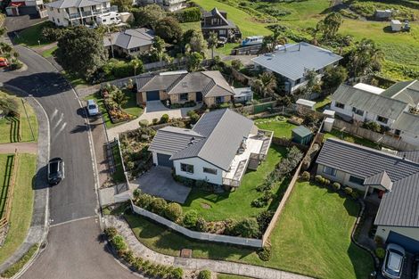 Photo of property in 2 Kassa Rise, Helensville, 0800