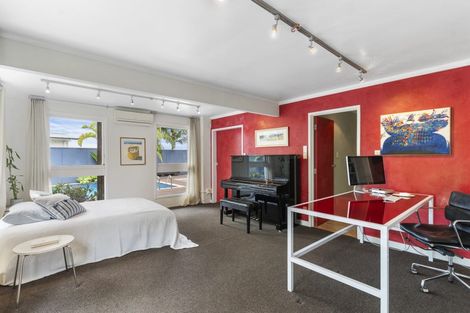 Photo of property in 33 Gretel Place, Hillcrest, Auckland, 0627