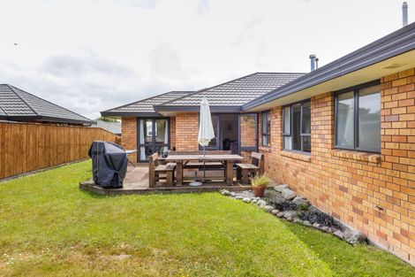Photo of property in 14 Woodgate Court, Fitzherbert, Palmerston North, 4410