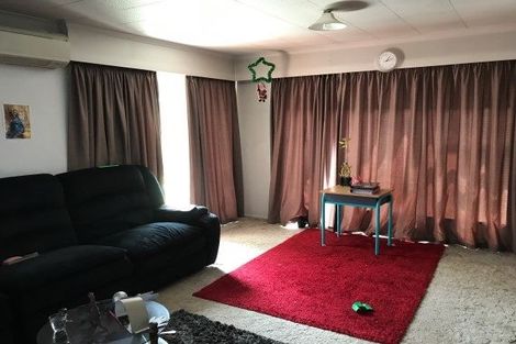 Photo of property in 1/28 Sawtell Place, Northcote, Christchurch, 8052