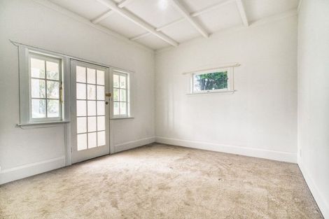 Photo of property in 3199 Great North Road, New Lynn, Auckland, 0600