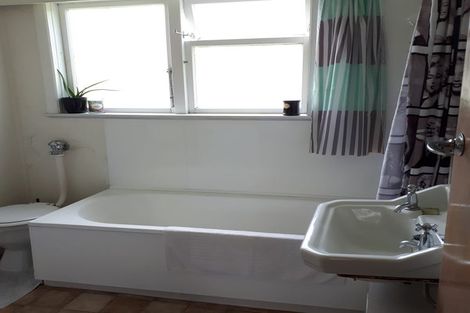 Photo of property in 2a Clutha Avenue, Khandallah, Wellington, 6035