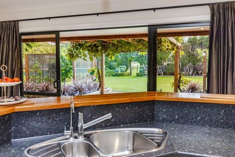 Photo of property in 35 Saint Oswalds Drive, Brunswick, 4571