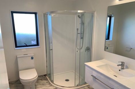 Photo of property in 2/35 Heath Street, Saint Andrews, Hamilton, 3200