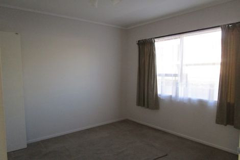 Photo of property in 2/16 Waimai Avenue, Weymouth, Auckland, 2103