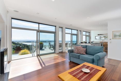 Photo of property in 1 Saint Remy Lane, Redcliffs, Christchurch, 8081