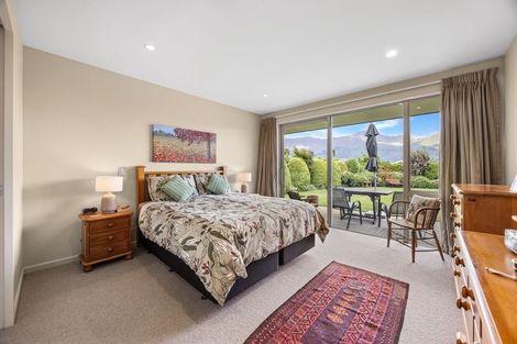 Photo of property in 5 Centre Crescent, Wanaka, 9305